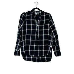 Old Navy Classic pullover black plaid long sleeve shirt size M